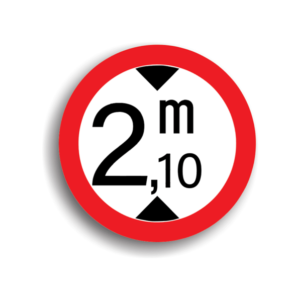 Accesul interzis vehiculelor cu inaltimea mai mare de 2.1 M 1