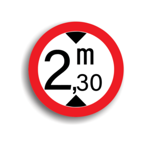 Accesul interzis vehiculelor cu inaltimea mai mare de 2.3 M 1