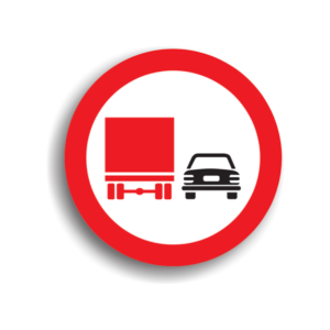Depasirea interzisa autovehiculelor destinate transportului de marfuri