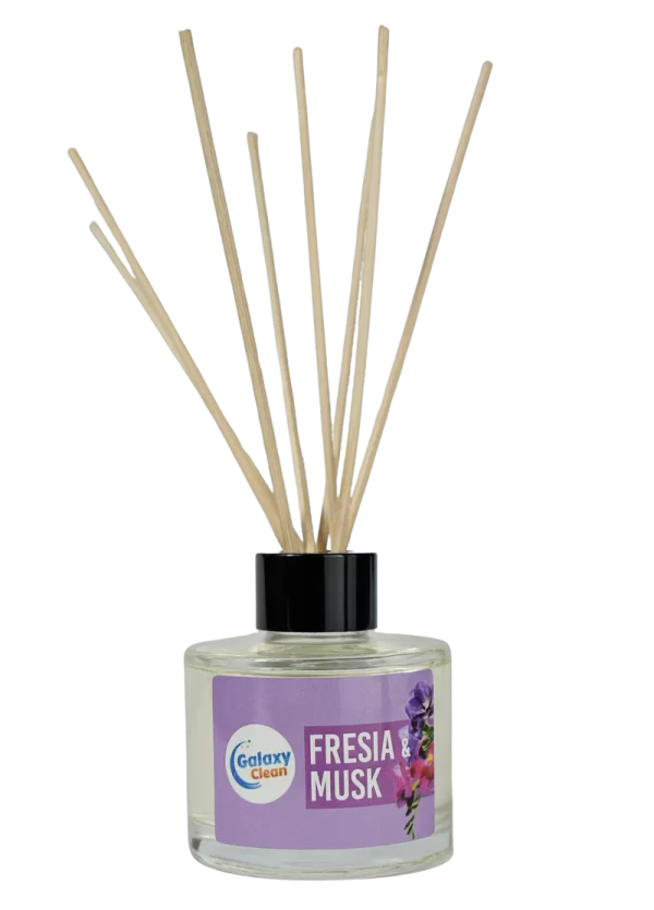 Parfum de cameră cu bețișoare – Fresia & Musk 100 ml