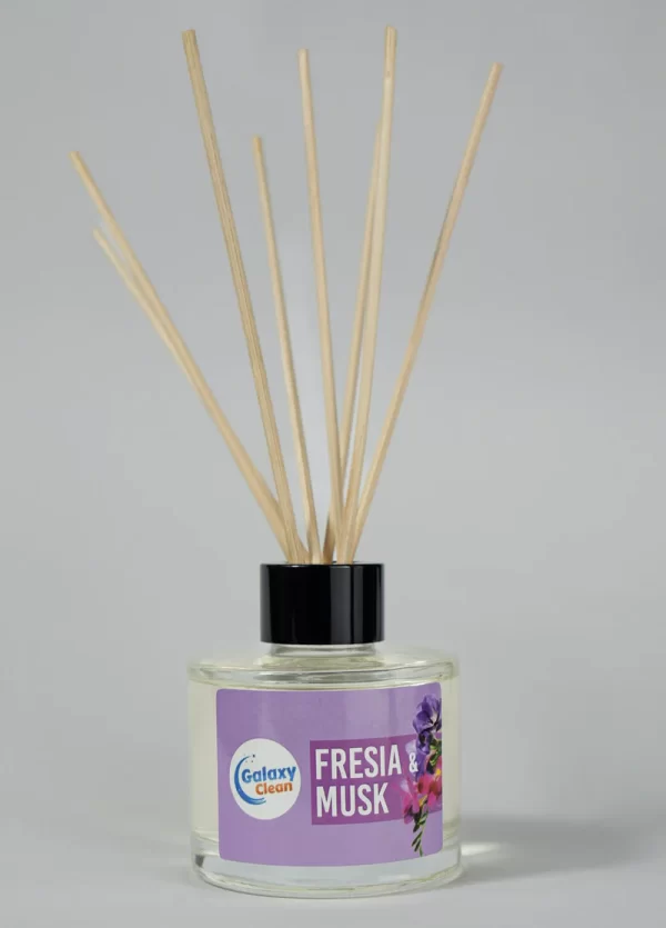 Parfum de cameră cu bețișoare – Fresia & Musk 100 ml - imagine 2